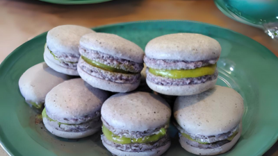 Macaron with Organic Açaí Oil Ganache